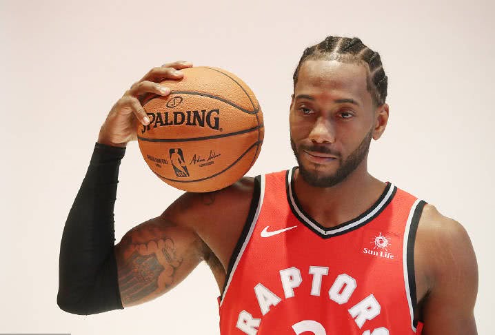 世体：施洛特贝克仍犹豫与多特续约，皇马与巴萨将争夺他（世体：施洛特贝克对与多特续约尚存迟疑，皇马巴萨或将展开争夺）