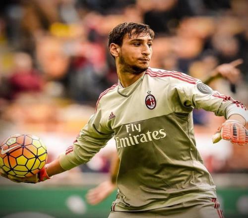 官方：31岁的前法国国脚右后卫杜布瓦退役（官宣：31岁前法国国脚右后卫杜布瓦宣布退役）