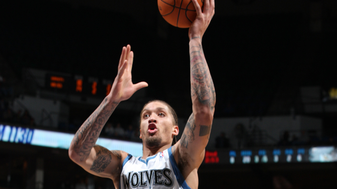 蒙特拉：不能把伊尔迪兹固定在某个位置，那不利于他继续成长（蒙特拉：不应将伊尔迪兹固定在单一位置，这会影响他的成长）