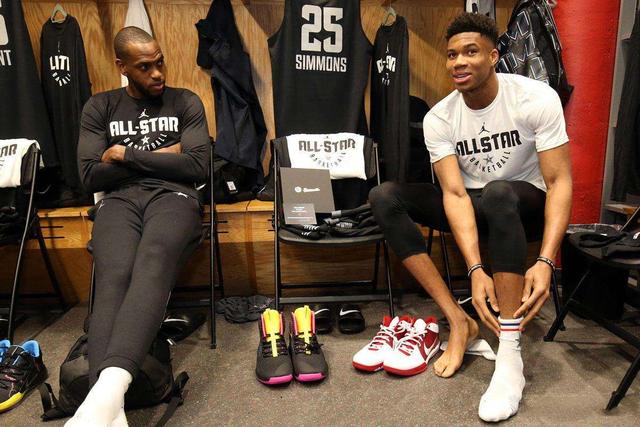 谁给了球迷“训话”的权力？（谁赋予了球迷“训话”的资格？）