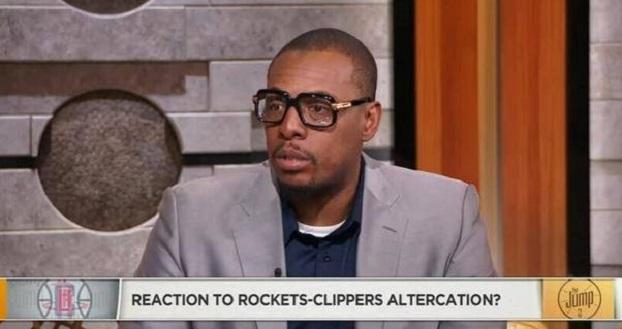 马刺半场4人得分上双，命中11记三分领先鹈鹕20分（马刺半场四人上双，飙进11记三分领先鹈鹕20分）