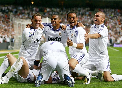 紫百合开局12轮不胜，意甲过去31年只有卡利亚里此种情况保级（紫百合开季12场不胜，意甲近31年仅卡利亚里曾以此开局完成保级）