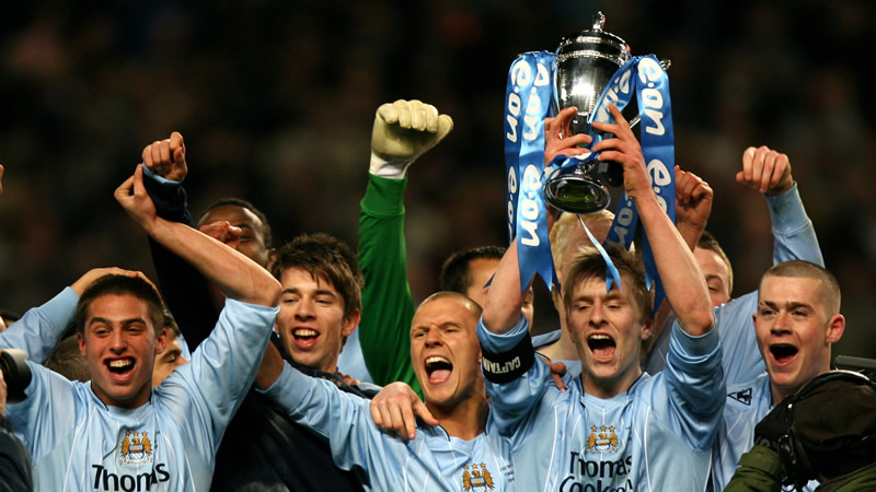 麦凯恩高效发挥，11中3砍下12分5板5助3断（麦凯恩全面贡献：11投3中斩获12分5篮板5助攻3抢断）