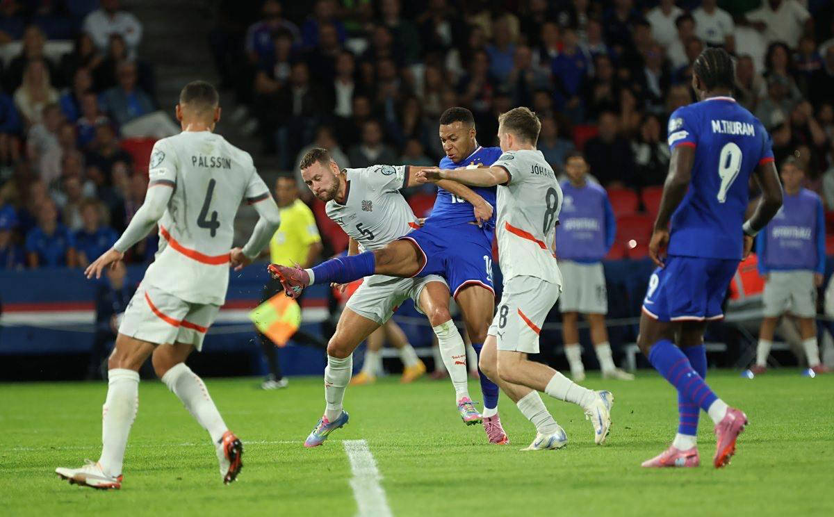 Scotto：很多总经理告诉我 雄鹿给他们明确回复不会交易字母哥（Scotto：多位总经理称雄鹿已明确表态不交易阿德托昆博）