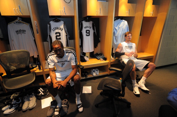 球员C罗先生，完成一次精彩的倒钩破门。 ​（C罗上演惊艳倒钩破门）