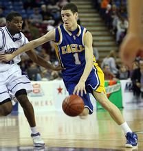 TA：沙特、美职联许多球队有意萨拉赫，但1月买他可行性不大（沙特与美职联多家俱乐部追求萨拉赫，冬窗引进可行性不高）