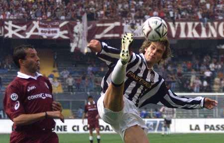 内马尔德转身价进一步下跌，巅峰时曾达到1.8亿如今仅为1000万（内马尔转会身价再度缩水：巅峰1.8亿，如今仅1000万）