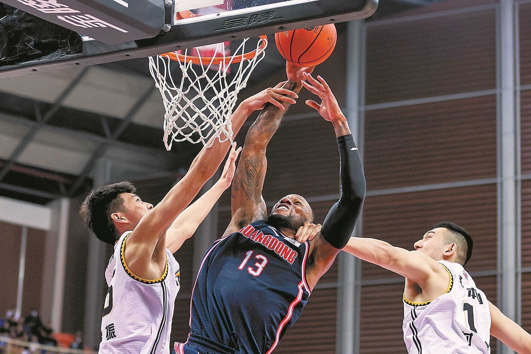 尽管各种信息指出拜仁不会买断雅克松，但其本人也无...（多方消息称拜仁不会买断雅克松，球员本人亦无意继续留队）