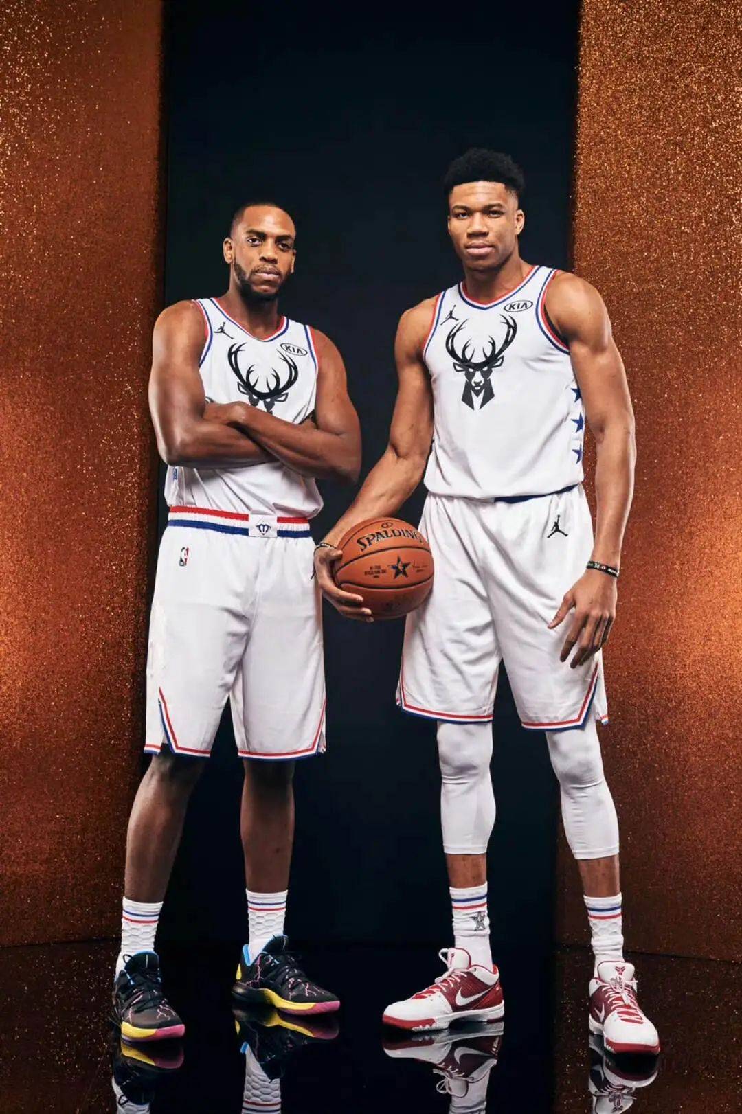 吕迪格的防守是站在那里干瞪嘛，比斯洛特先下课的估计是阿隆索（吕迪格防守宛如站桩发呆，先于斯洛特下课的恐怕是阿隆索）