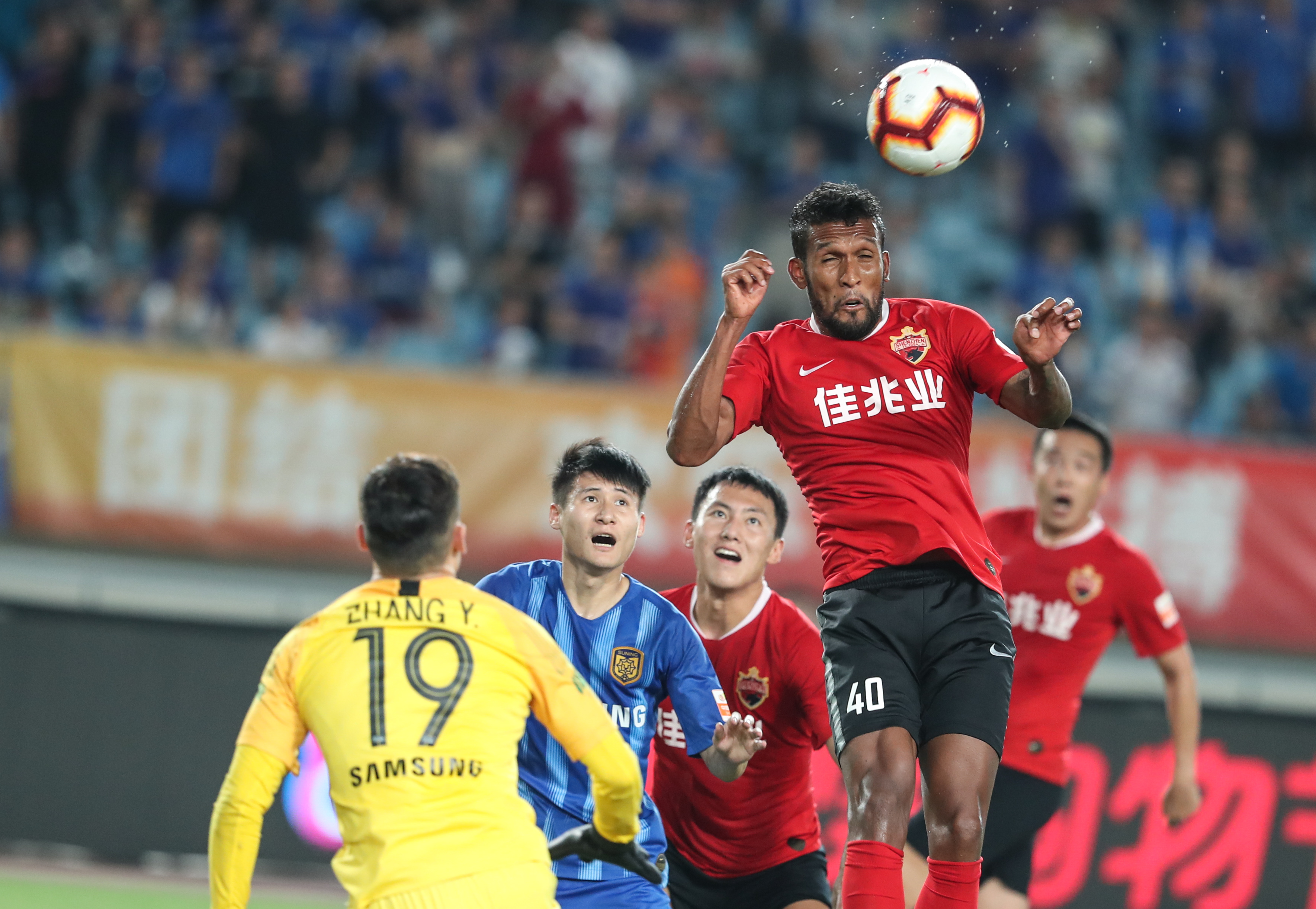 米体：欧冠正成为孔蒂的敏感点，他时常自相矛盾（米体：欧冠已成孔蒂心结，他言行屡现前后不一）