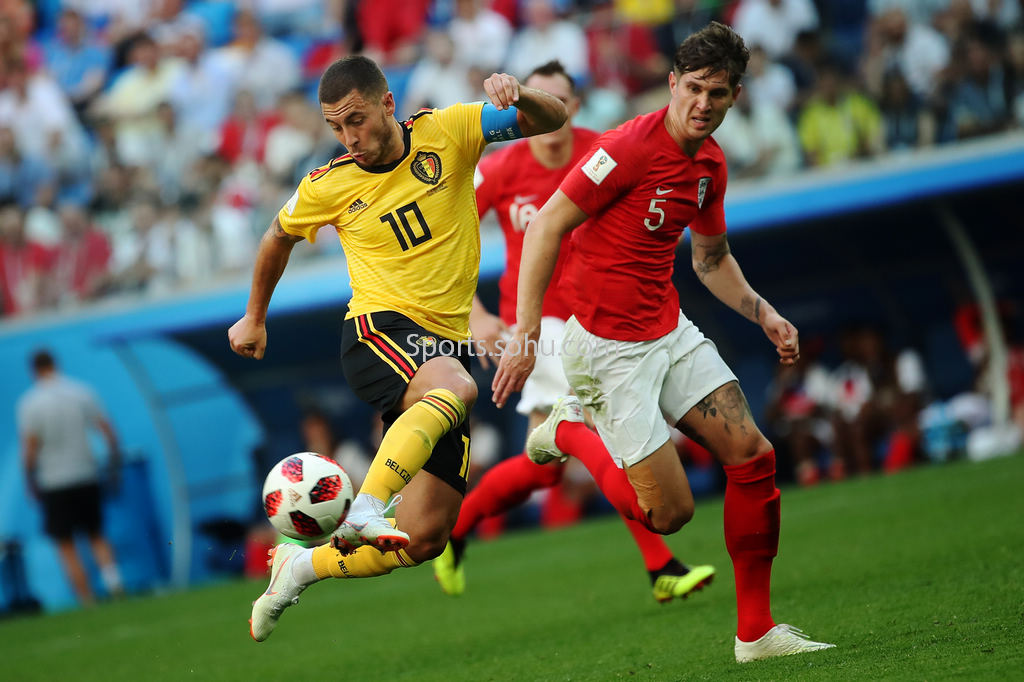 文班半场14分9板！次节率队净胜奇才22分（文班半场14分9板，次节发力率队单节赢奇才22分）