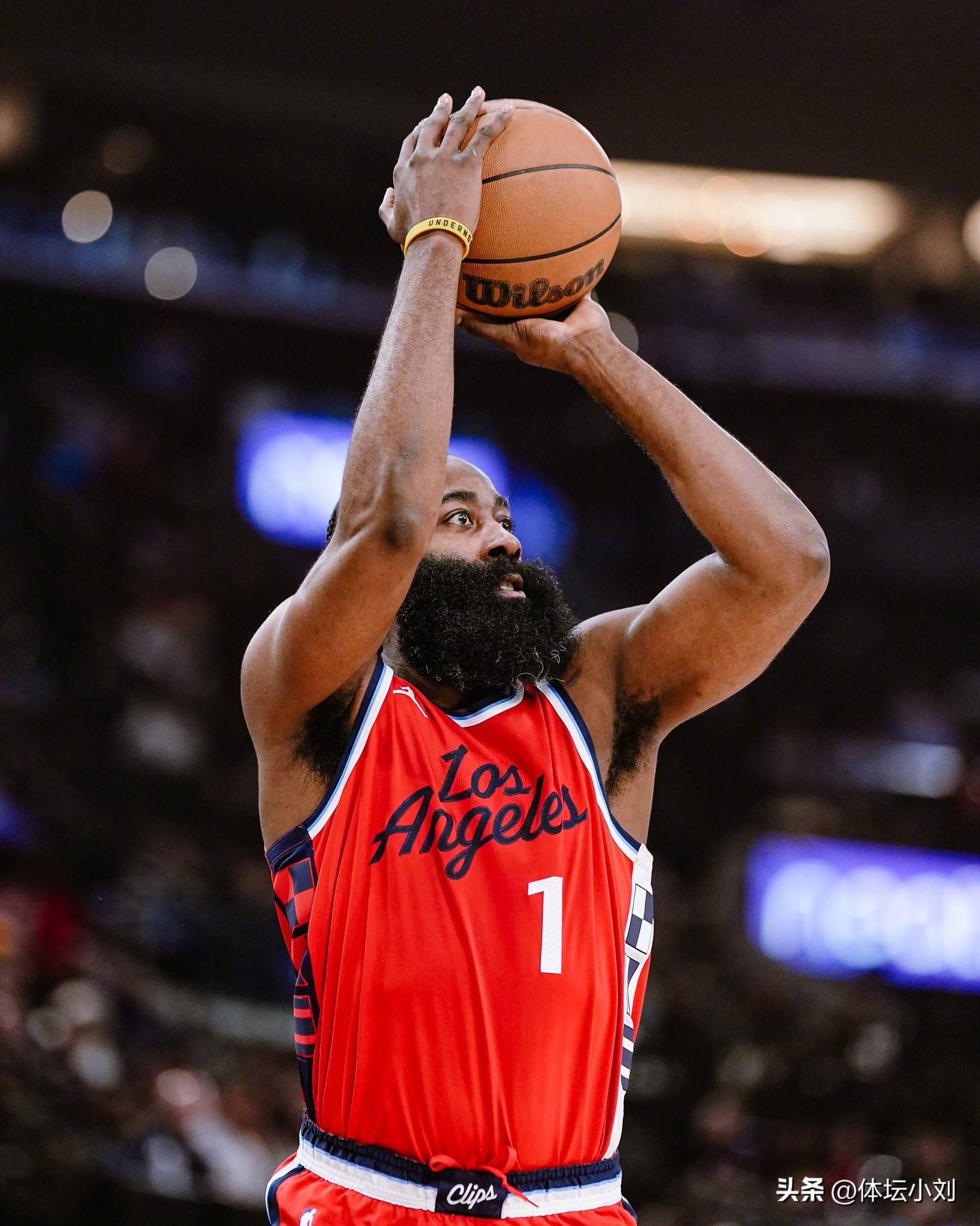 英超半场：布鲁克斯屡失良机，伯恩茅斯暂0-0闷平伯恩利（英超半场战报：布鲁克斯屡失良机，伯恩茅斯暂与伯恩利0-0互交白卷）