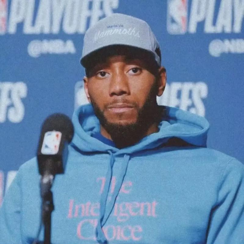 足球曼城豪取八连胜，瓜帅怒赞全队发挥完美（曼城豪夺八连胜，瓜迪奥拉盛赞全队表现无懈可击）