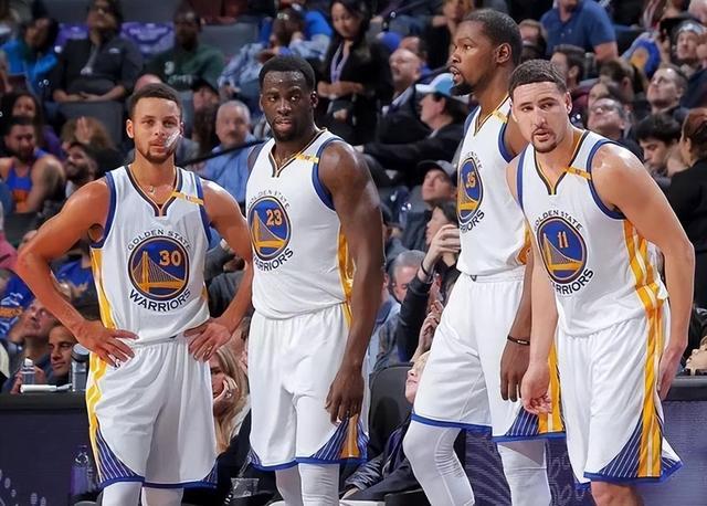 吉梅内斯成功接受脚踝手术，社媒发文：手术顺利，很快再见！（吉梅内斯脚踝手术圆满完成，社媒报平安：一切顺利，期待早日相见）