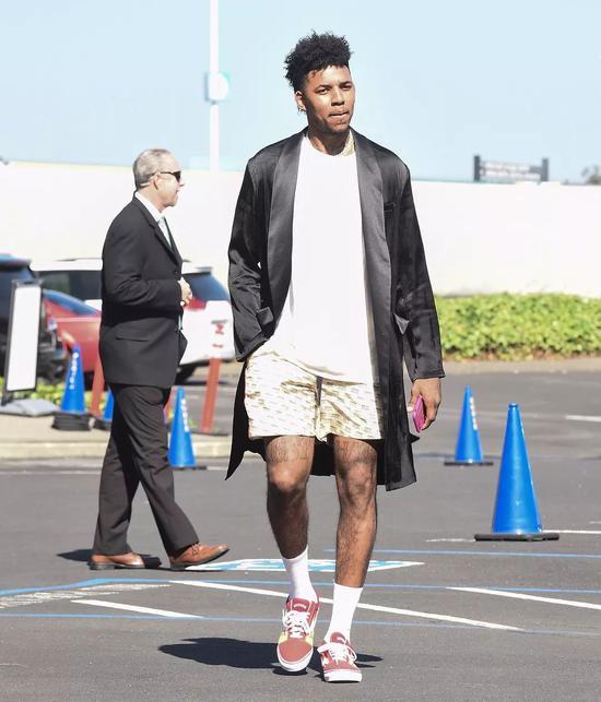 梅西加盟前迈阿密国际为垫底球队，加盟后2年半夺得3座冠军（梅西加盟前迈阿密国际垫底，加盟两年半后收获三座冠军）