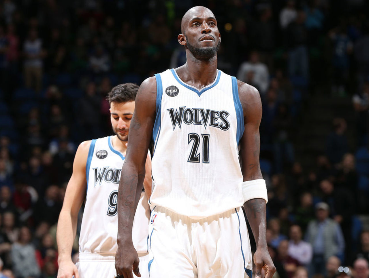 哈曼：皇马状态滑坡始于抵制金球奖，以及维尼修斯公开闹情绪（哈曼：皇马颓势始于金球奖抵制与维尼修斯情绪风波）