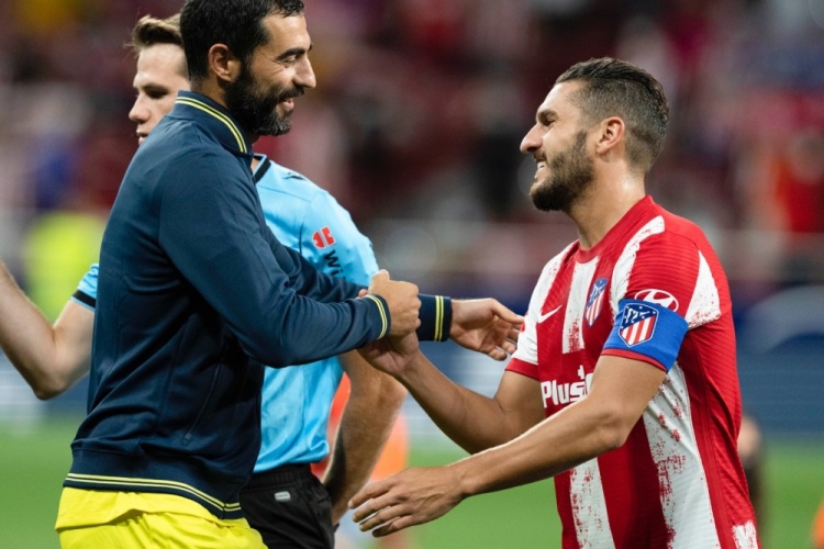 三连败！利物浦1-4埃因霍温，范戴克送点，德里乌赫双响（利物浦三连败：1-4负于埃因霍温，范戴克献点，德里乌赫梅开二度）