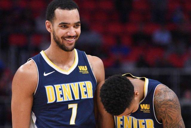 芬奇：华子未进行合练明天出战成疑 康利恢复进度不错快复出了（芬奇更新伤情：华子未合练明日存疑，康利恢复良好接近复出）