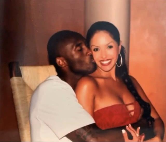 杰伦·约翰逊近10场表现惊人，场均数据全面开花（杰伦·约翰逊近十战表现亮眼，多项场均数据爆发）