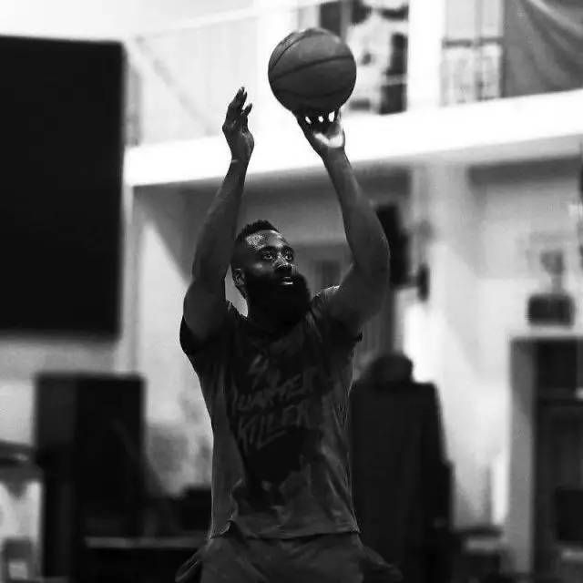 记者：拜仁计划签下17岁厄瓜多尔中卫奥拉亚，并准备将其外租（记者：拜仁拟引进17岁厄瓜多尔中卫奥拉亚，计划签约后外租）