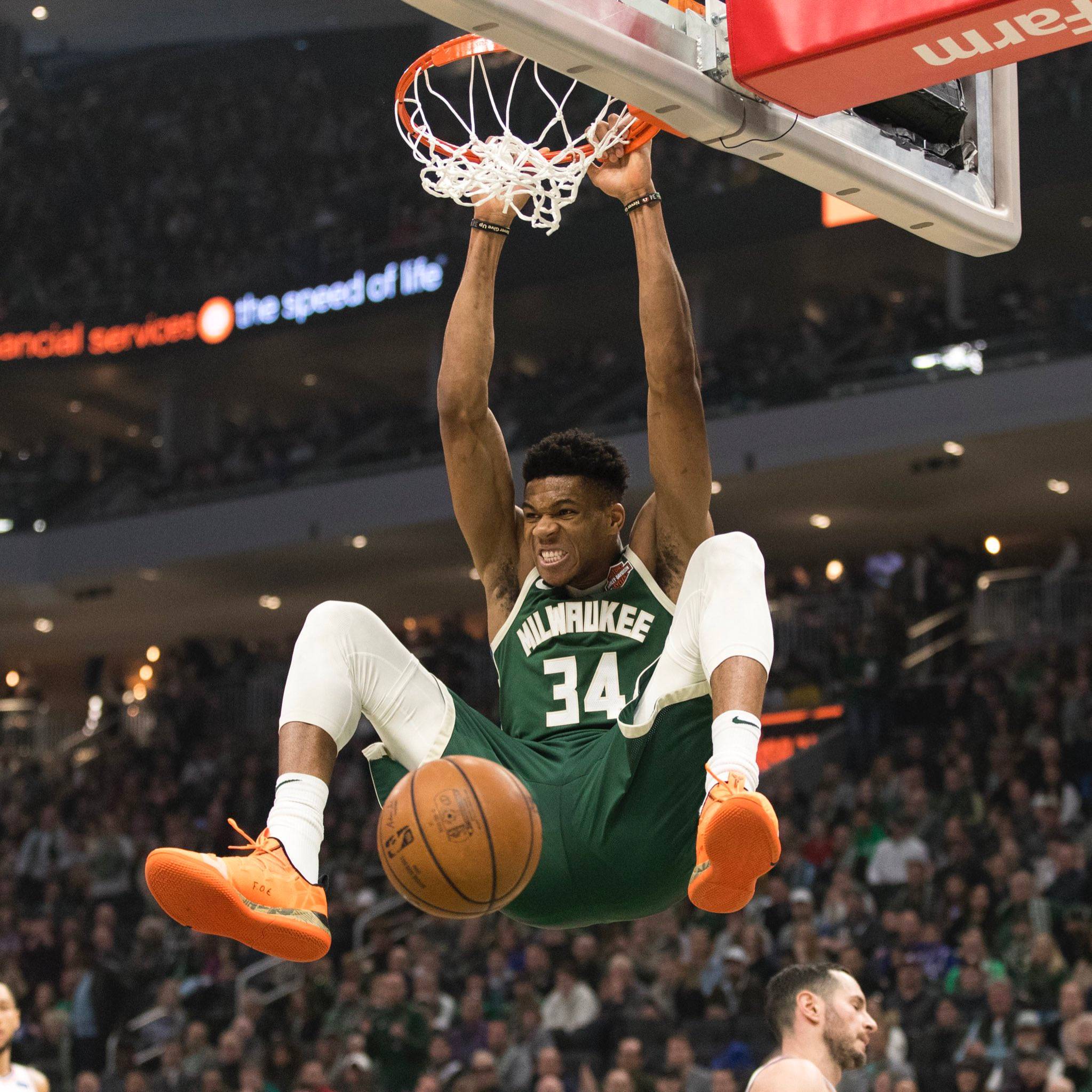 足球周刊：刘若钒曾想回成都却被徐正源拒绝，后获里卡多、穆斯卡特赏识（足球周刊：刘若钒欲回归成都遭徐正源拒绝，此后获里卡多与穆斯卡特青睐）