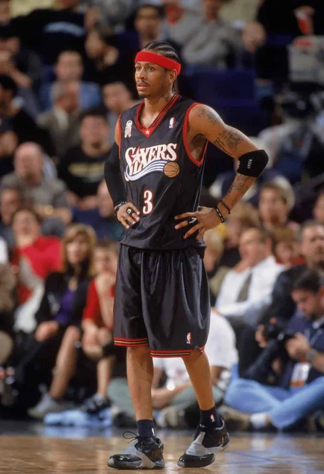 足球报：新鹏城下赛季目标是保级的基础上前进几名（足球报：新鹏城下赛季在确保保级的前提下力争提升排名）