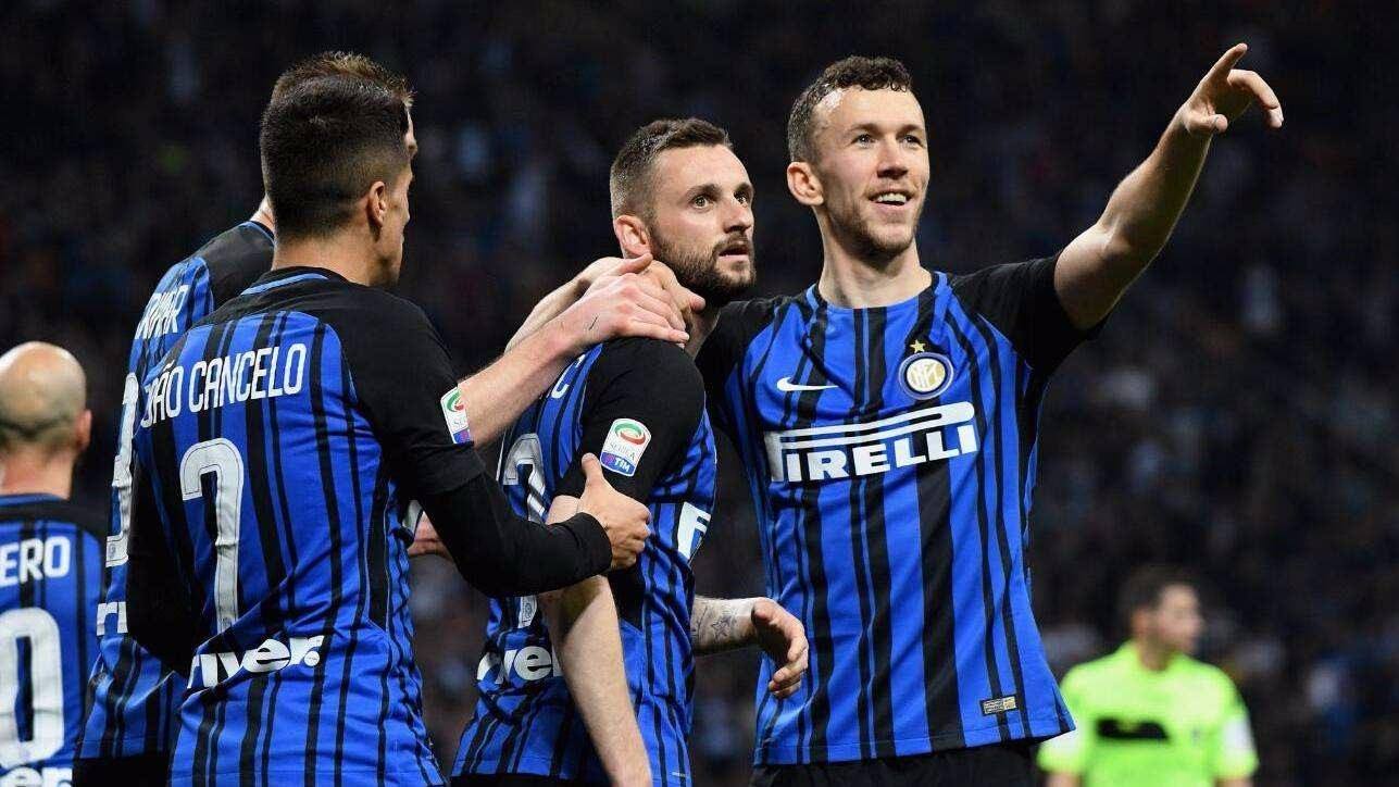 西甲积分榜：巴萨先赛获胜领先皇马4分，马竞两连败暂列第五（西甲积分更新：巴萨提前取胜领跑皇马4分，马竞遭两连败暂居第5）