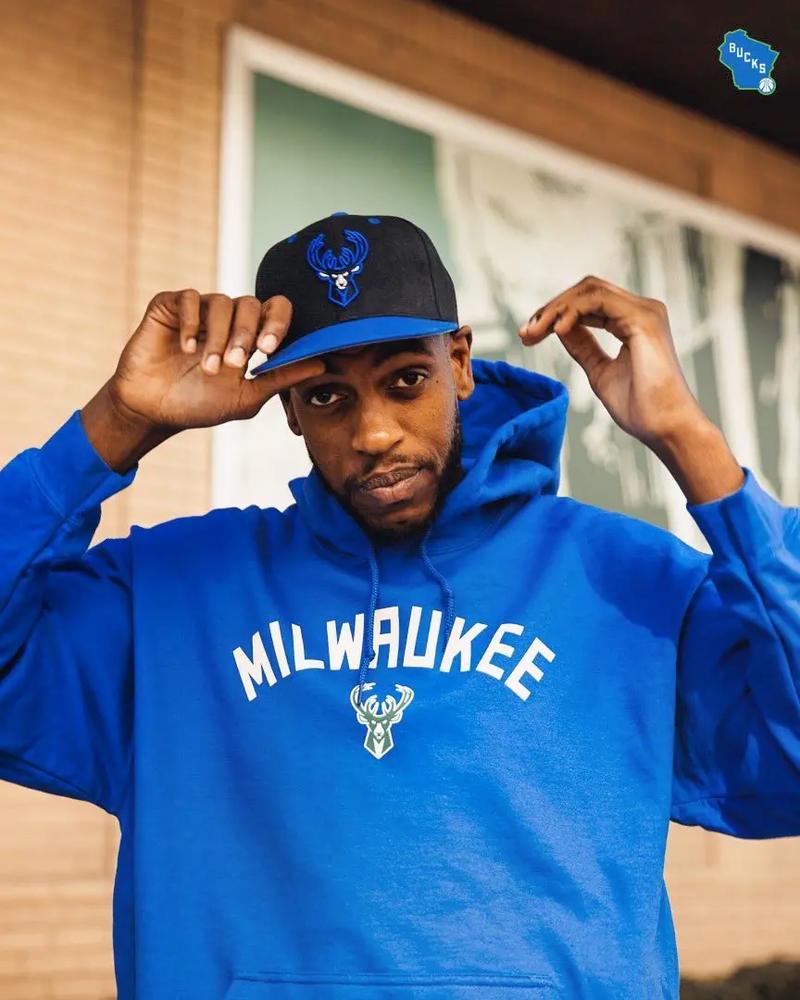 23投13中！恩比德怒砍39分刷新赛季新高（恩比德火力全开：39分轰破赛季新高，23投13中）