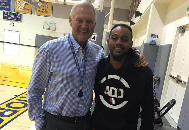 姆希塔良：如果说一名像来自另一级别的球员，我会选扎尼奥洛（姆希塔良：看起来像更高一级别的球员？我选扎尼奥洛）